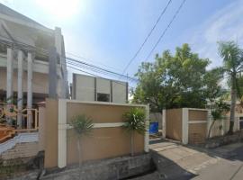 Hotel O Mahendra HomestayNearTaman Wisata Bukit Rurukan, hotel v destinaci Tondano