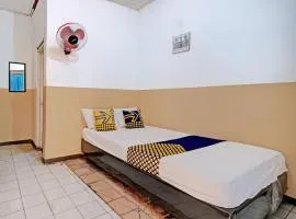 SPOT ON 92983 Hotel Ayu