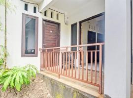 Hotel O Kost 99, hotel near Sam Ratulangi Airport - MDC, Manado