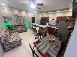 Cozy Sanctuary in Cunupia, hotel v destinaci Chaguanas Village