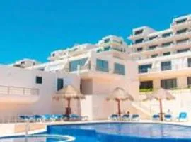 Ocean view condo with balcony hotel zone Cancun