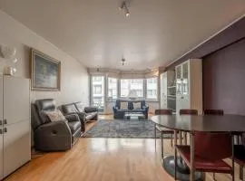 Apartment in Knokke near Zeedijk Beach