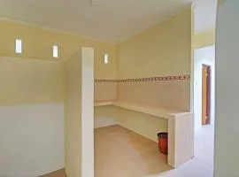 OYO Life 92953 Nirmala Kost