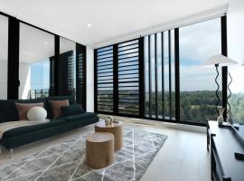MQ Lux 2BR Apartment with study, pool, free parking, Metro, hotel in Sydney