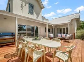 Retro Gem on Jackson