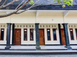 OYO Life 93155 Wisma Sarah