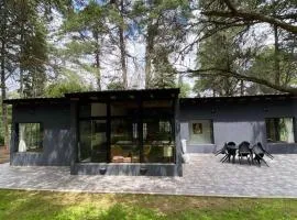 La Casa De Los Pinos