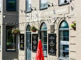 OYO Ruby Pub & Hotel