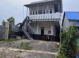 OYO 93642 Penginapan Al-asharNearWarung Acil Ubai, hotel v destinaci Rantau
