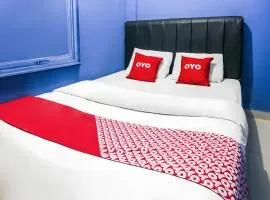 OYO 93772 Iconiq Rooms