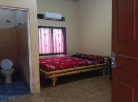 OYO 93766 Bunga Homestay Near Taman Lembah, ξενοδοχείο σε Λομπόκ