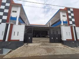 OYO 93774 Khaira Kos Dan PenginapanNearYani Heahlerr, hotel v destinaci Rantau