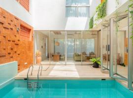 ELIVAAS Mirai Aries 3 BHK Retreat With Private Pool Near Famous Beaches, Hotel in Vagator