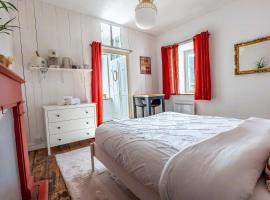 Chambre Rouge, hotel v destinaci Pontrieux