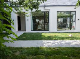 Yining Biezhi B&B, vandrehjem i Yining Airport