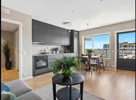 Top modern, big balcony, fully equipped, free parking, in family friendly area