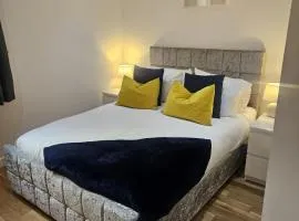 Langley Apartment 2BR Sleeps 4 - great city centre location