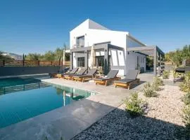 Kozakos Villas with private swimming pools
