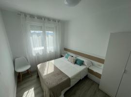 Pensión Luzía - Optional Auto Check-in, Hotel in Pamplona