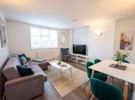 The Townhouse - FREE Parking & Wi-FI