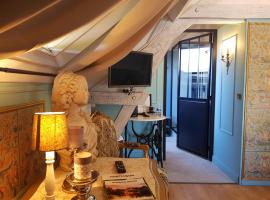 La Perle Secr&egrave;te, hotel com piscina em Theneuille