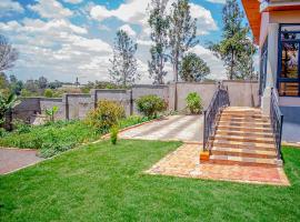 Plush Serene home next to Thika Greens Golf Estate, vila v destinaci Thika