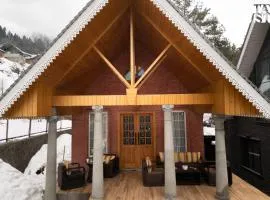 StayVista at Frozen Fall at Dewdrop Cottages with BBQ & Bonfire