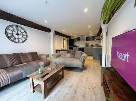 The Maltings - Contemporary 2 bedroom apartment with en-suite