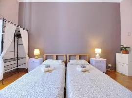 B7 Hostal