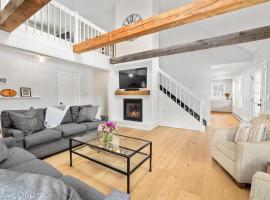 Birch Grove Retreat Atop Sunapee for Ski and Lake Life, hotel in Newbury