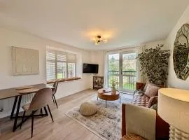 Bright & Spacious 2-Bedroom Flat with Modern Design