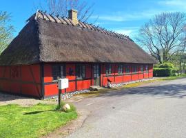 Cozy holiday home, hotel en Dalby