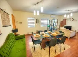 Spacious & elegant 2 bedrooms, 2 bathrooms DBOR1-1