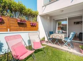Carnac : Appartement T2 de standing, 49m², proche marché, plage et Thalasso, Parking Inclus - FR-1-477-243