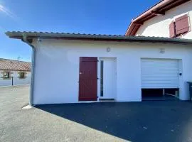 Charmant T1 bis à Itxassou, proche Thermes, jardin, parking privé, internet, 2 couchages - FR-1-495-136