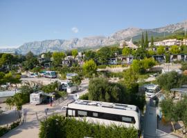 Medora Orbis Camping Pitches, hotel in Podgora
