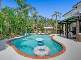 Modern Chic 7-BR w Amazing Pool Gameroom