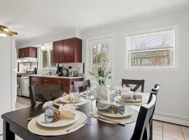 Close to Attractions Spacious Family Home