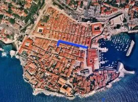 Dolce Vita Old Town Studio