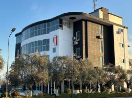 Luxury Hotel By Gjyshi, luxury hotel in Qerek