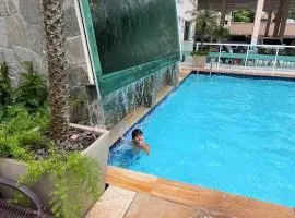 Bombinhas Summer Beach Apto moderno a 300 m da praia