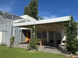 CASA ESPECTACULAR EN VISTALBA MENDOZA