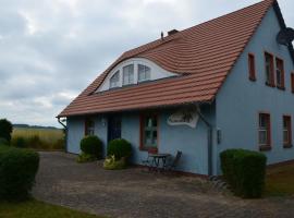Brunnenhaus Wohnung 1, hotel in Mellenthin