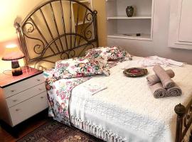 1RETRo HoUsE, вілла у місті Мітіліні