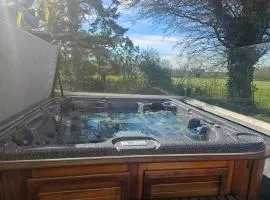 Contemporary Dublin Suite with Hot Tub