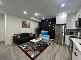 Haven Lodge, 2BR Brand New Basement Suite