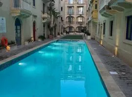 Apartment with pool