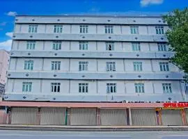 Townhouse Oak Palembang Near Jembatan Ampera Formerly Azzura Hotel