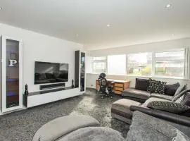 Stylish 3-Bedroom in Orpington