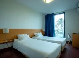 Room & Go by Lince、にあるポンタ・デルガタ空港 - PDLの周辺ホテル